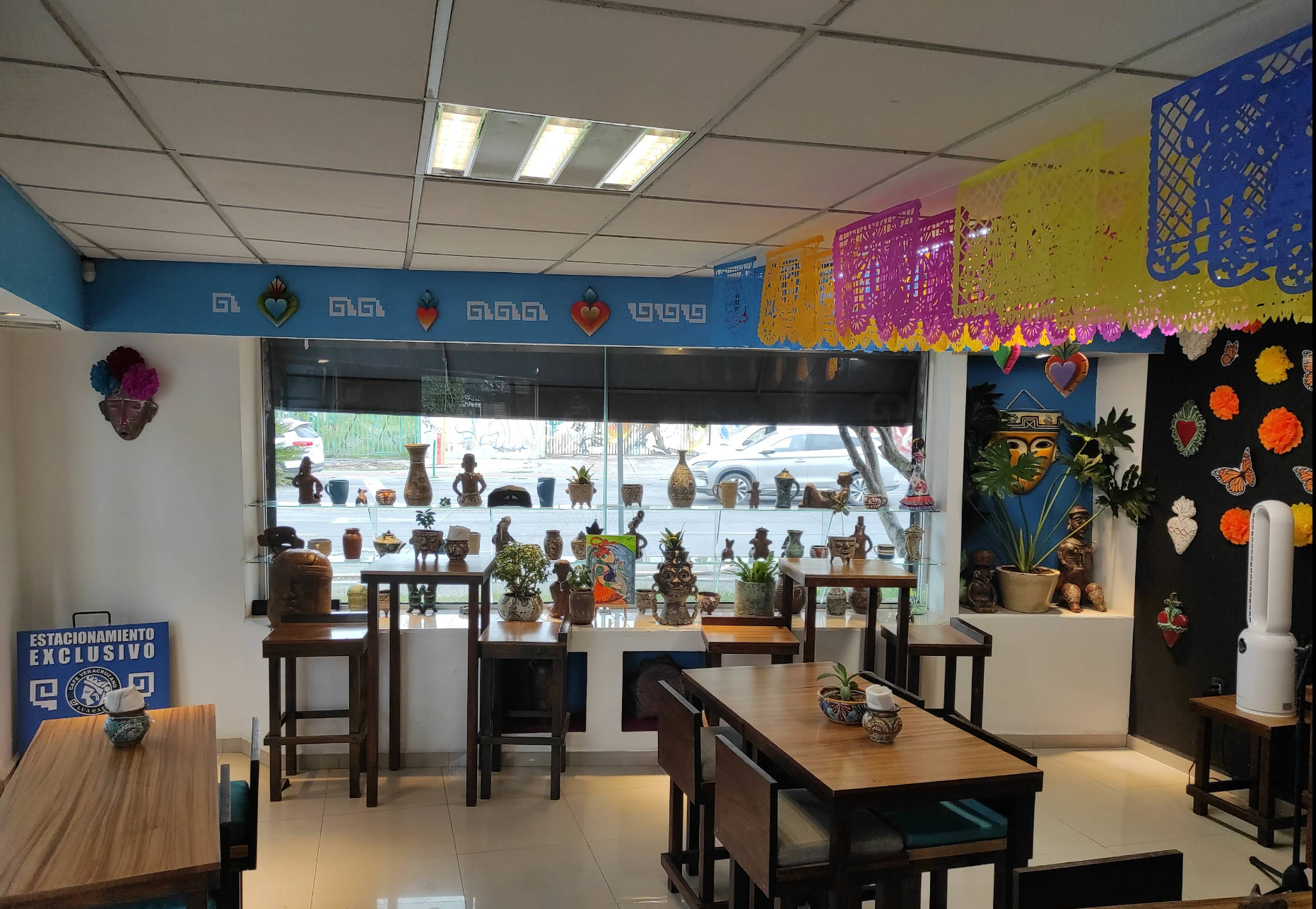 Interior del local de Lua Cafe